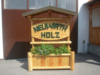 Firmenschild von Holzwaren Christian Neuwirth